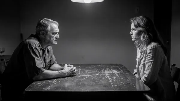The Body Language of Asking for Help Without Appearing Weak