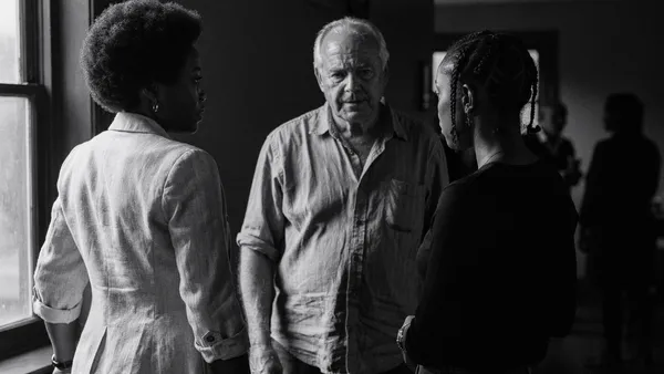 The S.O.C.I.A.L. Method: How to Break Into a Group Conversation Naturally