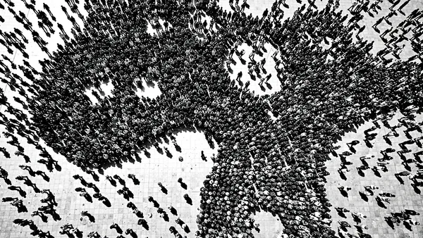 Illustration for What Modi's Crowd Photo Teaches About Persuasion