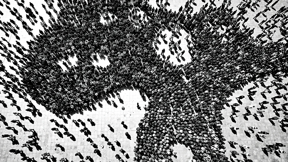Illustration for What Modi's Crowd Photo Teaches About Persuasion